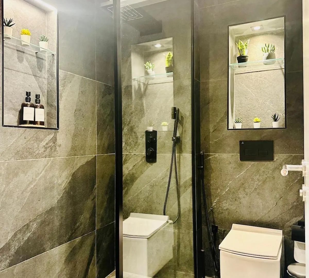 Ultimate 5Br Luxury I 2500 Sqf I Burj Inner Circle دبي الإمارات العربية المتحدة